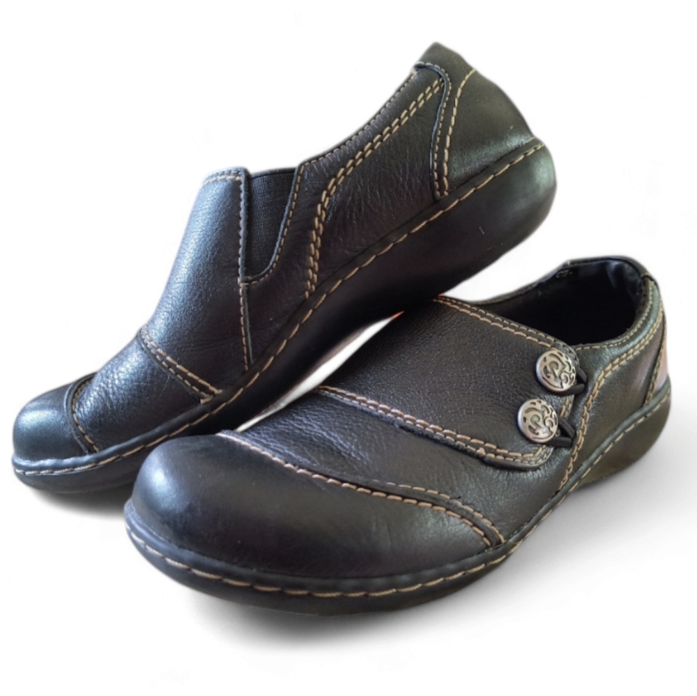 The Clarks Women's Ashland Alpine Slip-On Loafer Size 7M